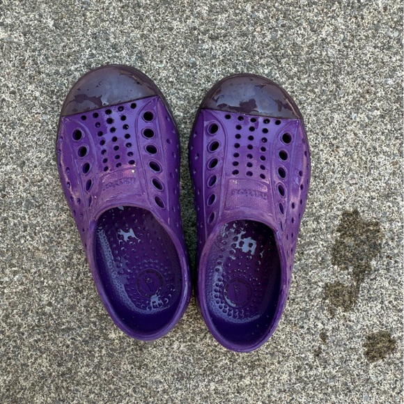 Native Shoes Kids Water Shoes in Deep Purple - Picture 6 of 10